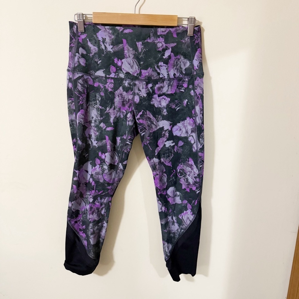 Lululemon Pace Rival Crop Leggings Size 10 Purple Black Floral Workout Yoga